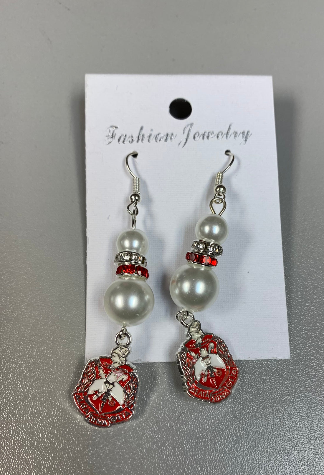 Detla Pearl Earring With Shield